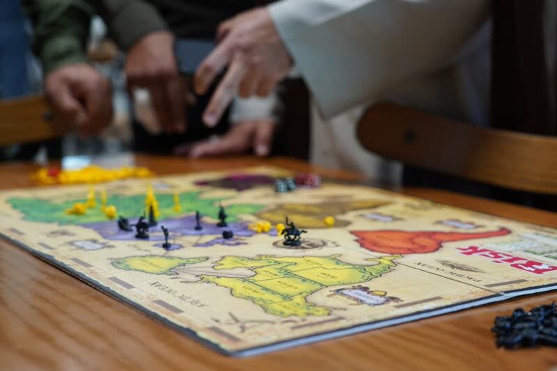 بازدید مدیران کانونهای فرهنگی، تربیتی آموزش و پرورش از کافهبازی و مرکز رشد استعدادهای رسانه کانون