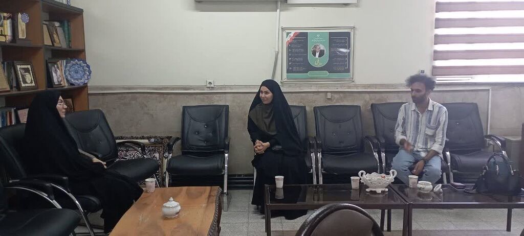 نشست سرپرست کانون کرمانشاه با مسئولان آموزش و پرورش استان