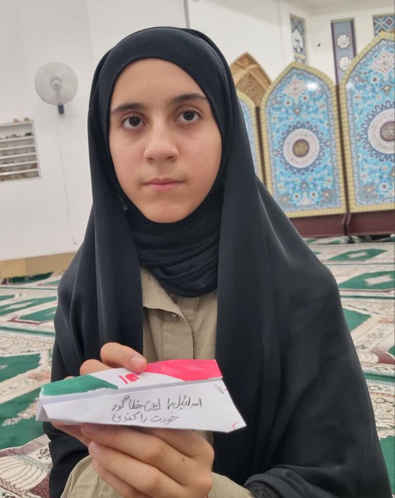 اجرای برنامههای مرکز سرپلذهاب در اجتماع مردمی حرم احمدبن اسحاق