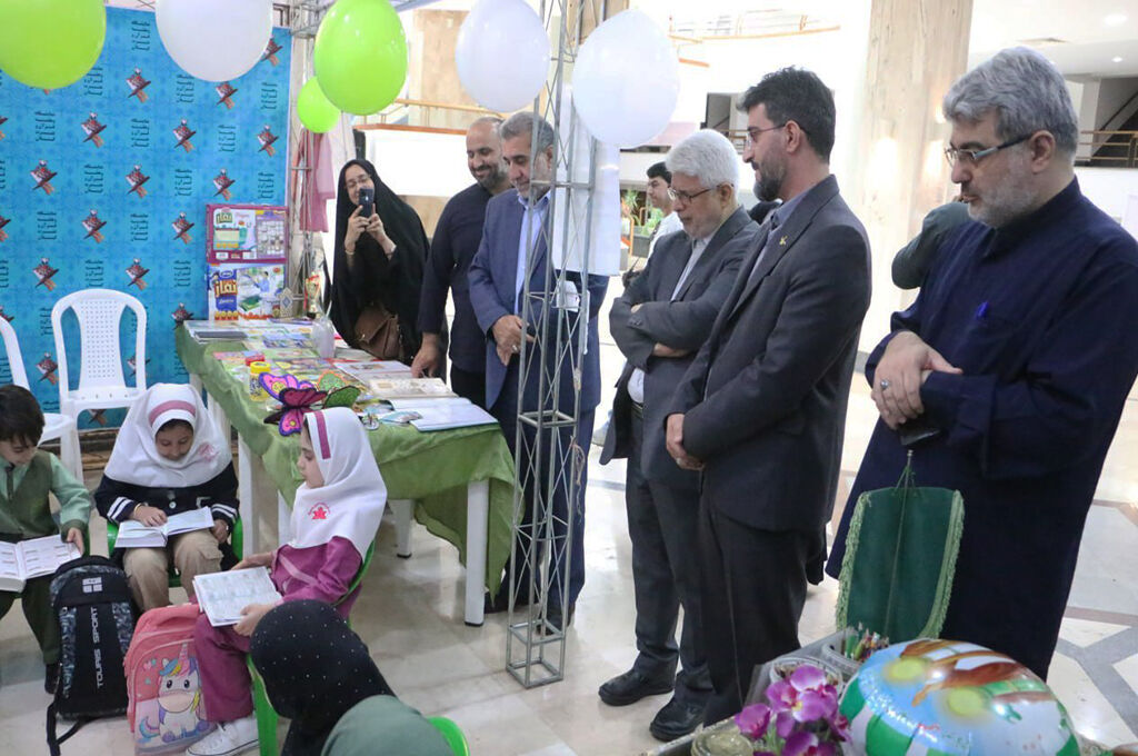 برپایی غرفه کانون گیلان در نمایشگاه هفته قرآن و عترت در رشت