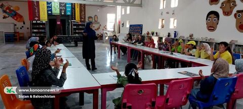 مربیان کانون پرورش فکری سیستان و بلوچستان در کنار کودکان و نوجوانان در روزهای سخت کشور