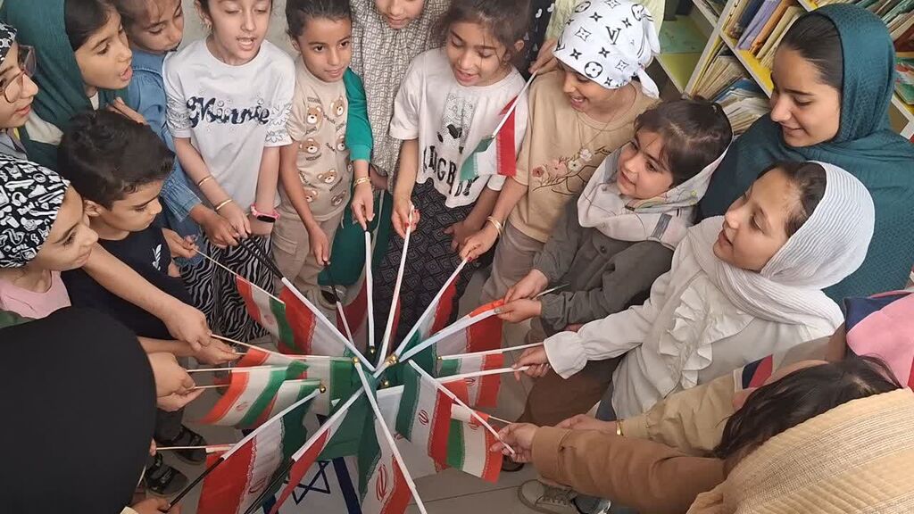 مراکز کانون همدان از "ساخت موشک کاغذی" تا کارگاه نقاشی " کودک قهرمان"