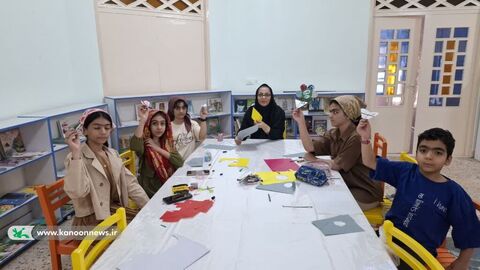 موشک‌های کاغذی و پرچم‌های امید در کانون لرستان