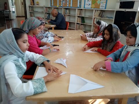 مشارکت اعضای کانون خوزستان در «پویش حریفت منم» با ساخت موشک کاغذی