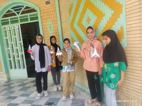 مشارکت اعضای کانون خوزستان در «پویش حریفت منم» با ساخت موشک کاغذی