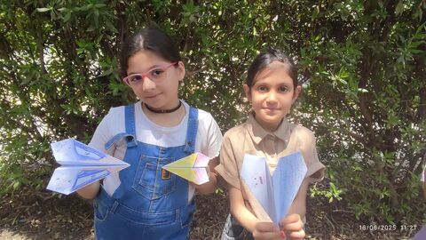 مشارکت اعضای کانون خوزستان در «پویش حریفت منم» با ساخت موشک کاغذی