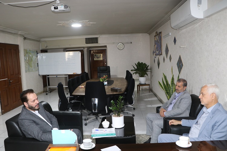 شهردار اصفهان مهمان مدیرکل کانون استان شد