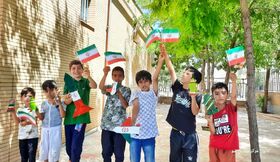 گزارش تصویری/ پرواز موشک‌های کاغذی به یاد آیماز شهید در مراکز کانون همدان