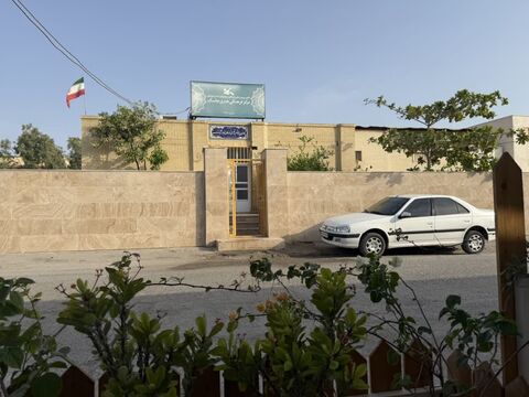اهتزاز پرچم پر افتخار ایران همیشه سر افراز بر سر درب تمامی مراکز کانون هرمزگان