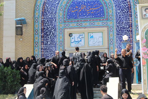 حضور اعضاء و کارکنان کانون پرورش فکری کودکان و نوجوانان استان آذربایجان شرقی در مراسم تشییع نوگلان شهید در جنایات وحشیانه رژیم سفاک صهیونیستی، در گلزار شهدای تبریز