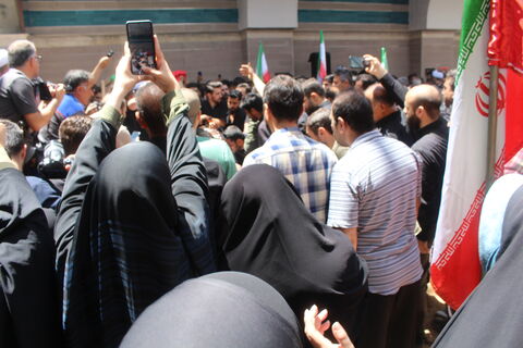 حضور اعضاء و کارکنان کانون پرورش فکری کودکان و نوجوانان استان آذربایجان شرقی در مراسم تشییع نوگلان شهید در جنایات وحشیانه رژیم سفاک صهیونیستی، در گلزار شهدای تبریز