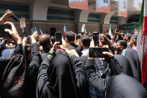 حضور اعضاء و کارکنان کانون پرورش فکری کودکان و نوجوانان استان آذربایجان شرقی در مراسم تشییع نوگلان شهید در جنایات وحشیانه رژیم سفاک صهیونیستی، در گلزار شهدای تبریز