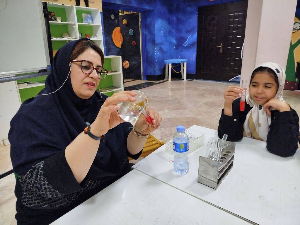 کودکان و نوجوانان ساری با دنیای میکروارگانیسم‌ها آشنا شدند