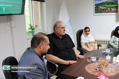 نشست شاعران کودک و نوجوان مراکز کانون ساری با افشین علا