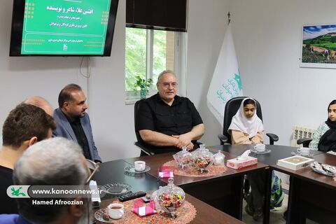 نشست شاعران کودک و نوجوان مراکز کانون ساری با افشین علا
