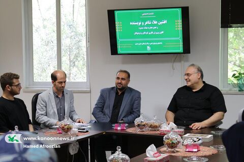 نشست شاعران کودک و نوجوان مراکز کانون ساری با افشین علا