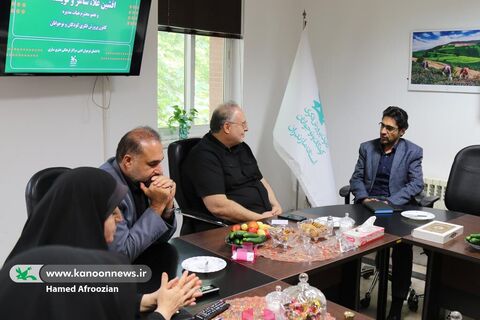 نشست شاعران کودک و نوجوان مراکز کانون ساری با افشین علا