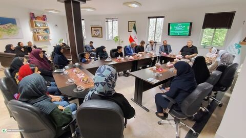 نشست شاعران کودک و نوجوان مراکز کانون ساری با افشین علا