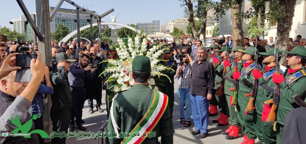 حضور پرصلابت کارکنان کانون پرورش فکری کودکان و نوجوانان کردستان در مراسم تشییع شهید مدافع وطن رضا بسطامی