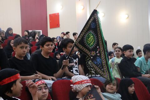 همزمان با سوم ماه محرم برگزاری سومین گردهمایی کودکان عاشورایی در مجتمع شهید فرخی کانون پرورش فکری کودکان و نوجوانان ارومیه با حضور کودکان و نوجوانان و خانواده ها