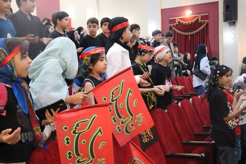 همزمان با سوم ماه محرم برگزاری سومین گردهمایی کودکان عاشورایی در مجتمع شهید فرخی کانون پرورش فکری کودکان و نوجوانان ارومیه با حضور کودکان و نوجوانان و خانواده ها