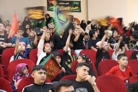 همزمان با سوم ماه محرم برگزاری سومین گردهمایی کودکان عاشورایی در مجتمع شهید فرخی کانون پرورش فکری کودکان و نوجوانان ارومیه با حضور کودکان و نوجوانان و خانواده ها