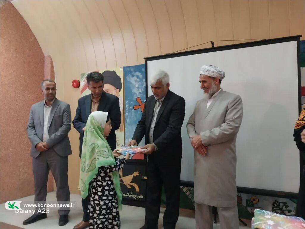 ویژهبرنامه «ایران استوار» و جشن آغاز کلاسهای تابستانه در گمیشان برگزار شد