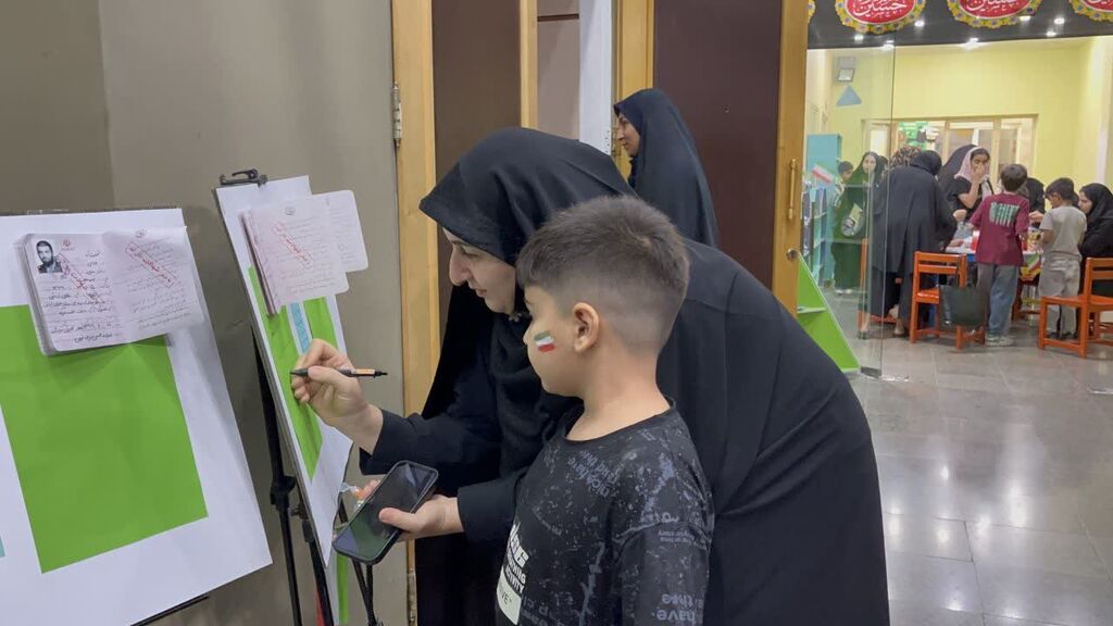 گرامیداشت یاد شهدای مقاومت و خدمت در سومین گرد همایی کودکان عاشورایی هرمزگان