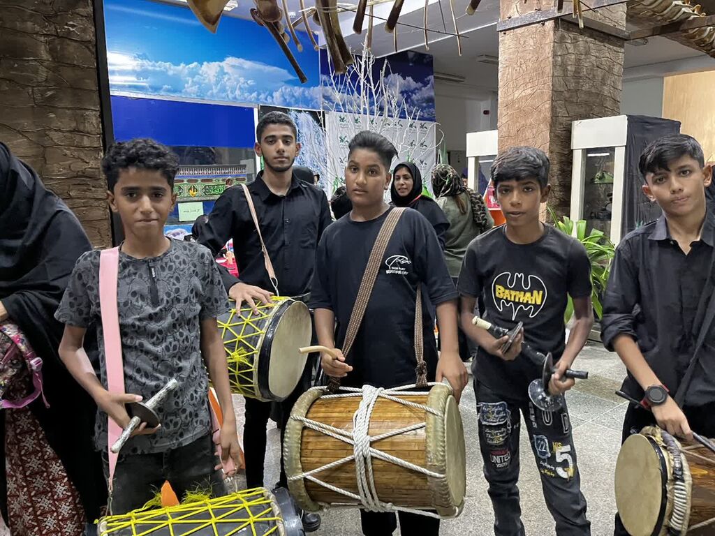 گرامیداشت یاد شهدای مقاومت و خدمت در سومین گرد همایی کودکان عاشورایی هرمزگان