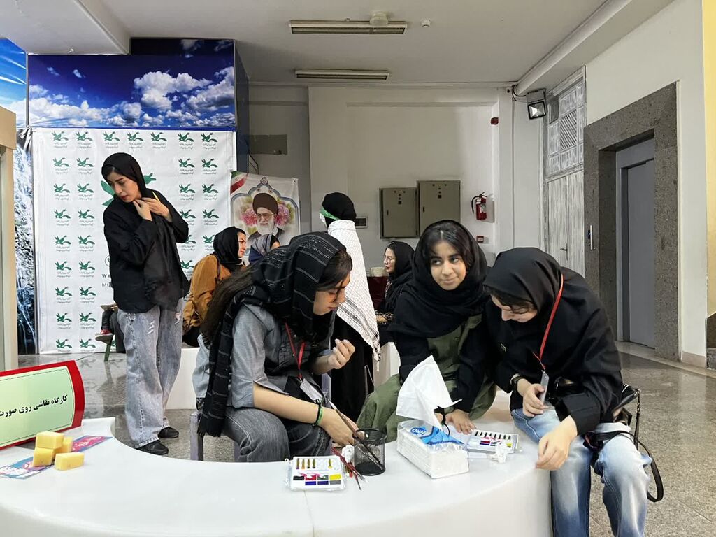 گرامیداشت یاد شهدای مقاومت و خدمت در سومین گرد همایی کودکان عاشورایی هرمزگان