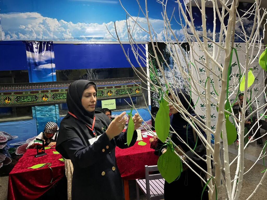 گرامیداشت یاد شهدای مقاومت و خدمت در سومین گرد همایی کودکان عاشورایی هرمزگان