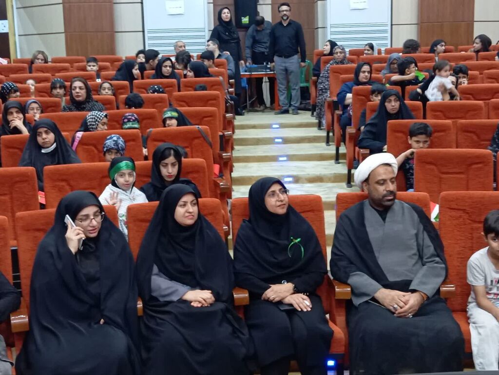 گرامیداشت یاد شهدای مقاومت و خدمت در سومین گرد همایی کودکان عاشورایی هرمزگان