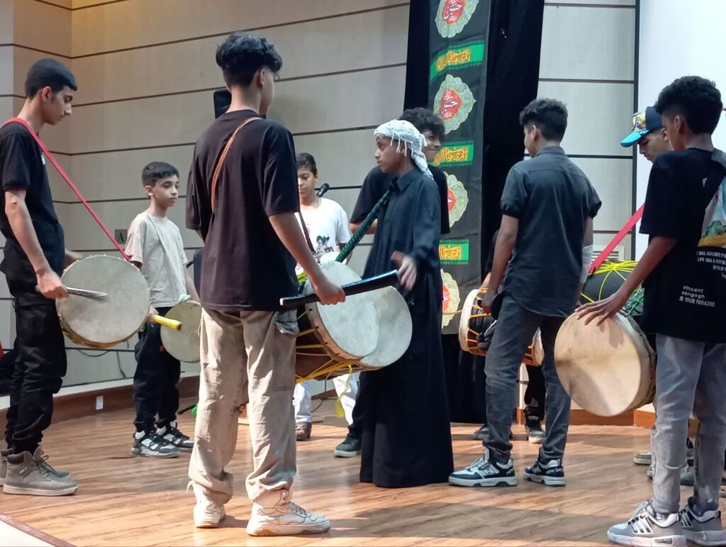 گرامیداشت یاد شهدای مقاومت و خدمت در سومین گرد همایی کودکان عاشورایی هرمزگان