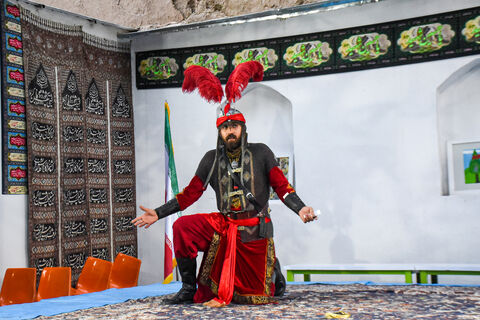 قاصدان نینوا