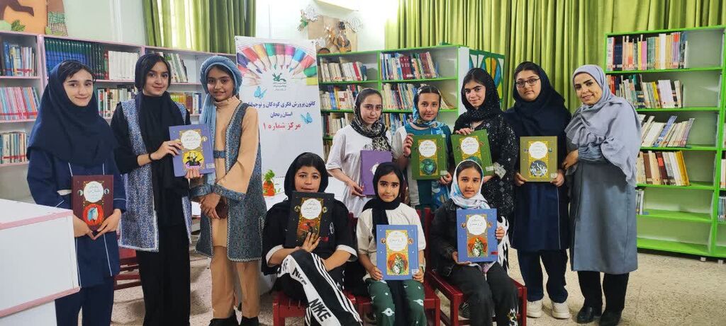 ویژهبرنامه «ماه شعر خرداد» با محوریت بزرگداشت فردوسی در زنجان برگزار شد