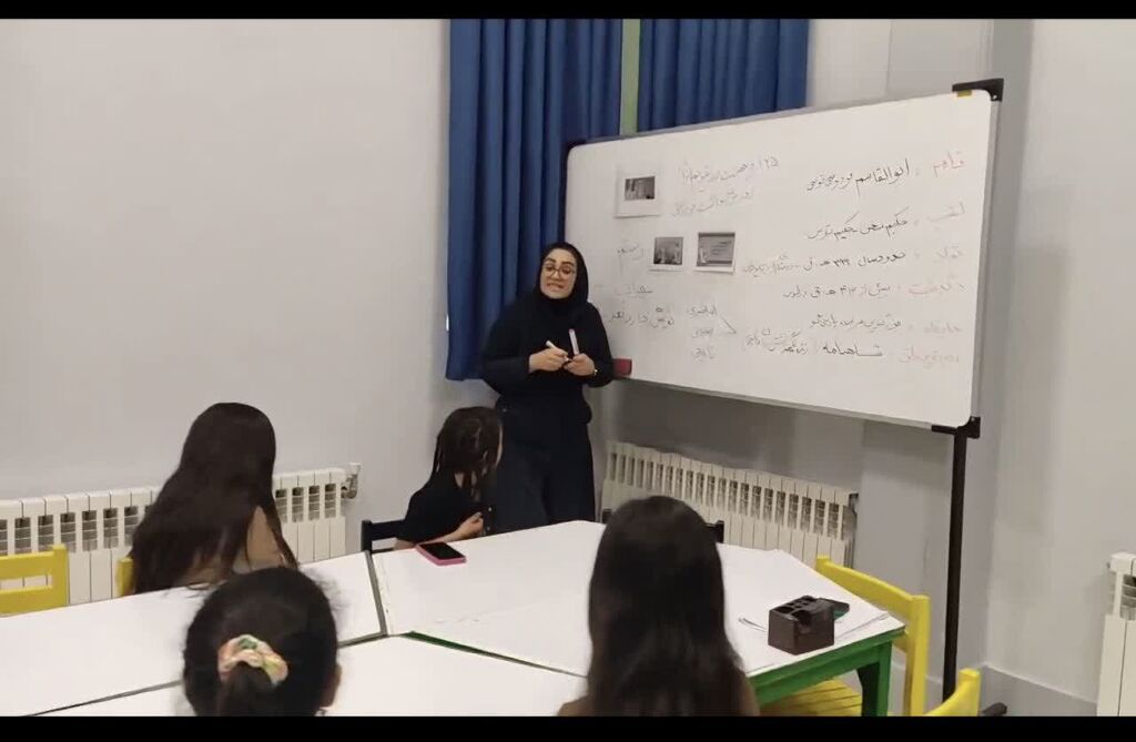 ویژهبرنامه «ماه شعر خرداد» با محوریت بزرگداشت فردوسی در زنجان برگزار شد