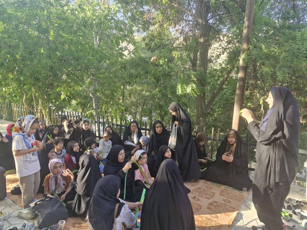 ویژهبرنامههای «گردهمایی کودکان عاشورایی» همراه با دستسازههای حسینی