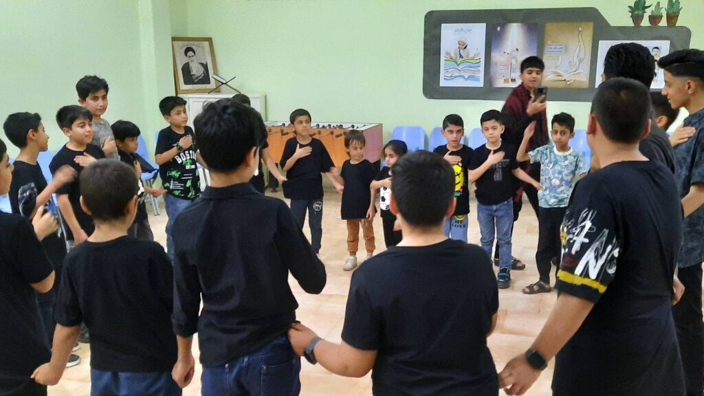 ویژهبرنامههای «گردهمایی کودکان عاشورایی» همراه با دستسازههای حسینی