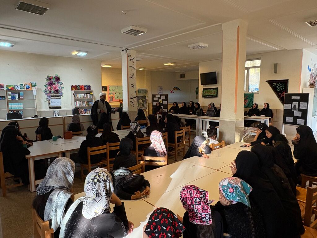 ویژهبرنامههای «گردهمایی کودکان عاشورایی» همراه با دستسازههای حسینی