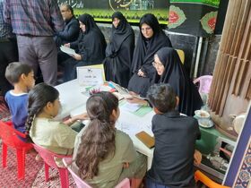 برپایی میز خدمت کانون پرورش فکری در شهر آشتیان
