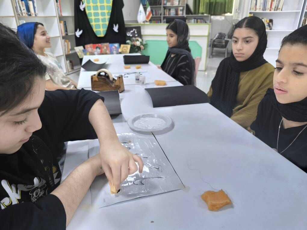 ویژهبرنامههای «گردهمایی کودکان عاشورایی» همراه با دستسازههای حسینی