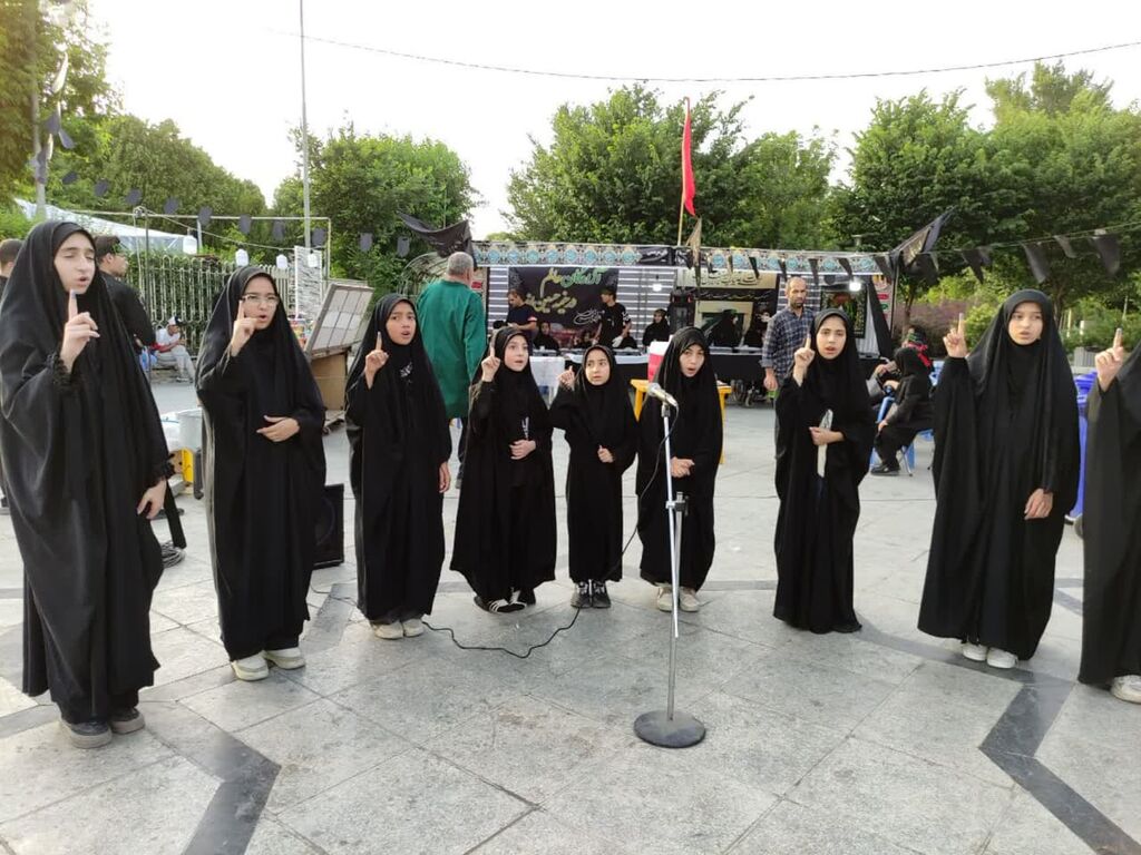 اجرای سرود " فریاد انتقام" توسط  اعضای نوجوان مرکز مریانج