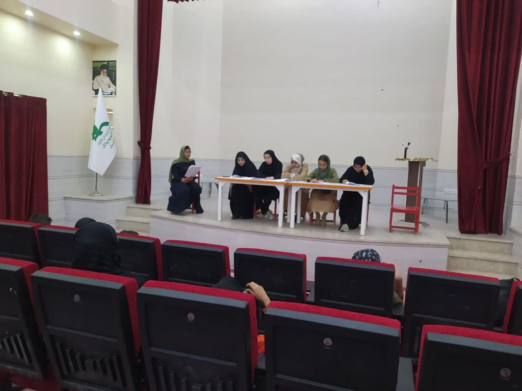 نمایشنامه‌خوانی "دختران آزاده" در مرکز الگوی همدان برگزار شد