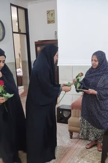 دیدار مسئول مرکز حاجی آباد با خانواده شهید والا مقام "منصور عامری"