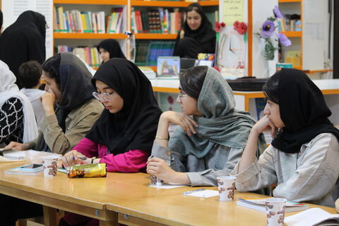 نشست نقد و بررسی رمان« شمشیر نقره ای» به مناسبت روز ملی ادبیات کودک و نوجوان