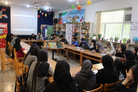 نشست نقد و بررسی رمان« شمشیر نقره ای» به مناسبت روز ملی ادبیات کودک و نوجوان