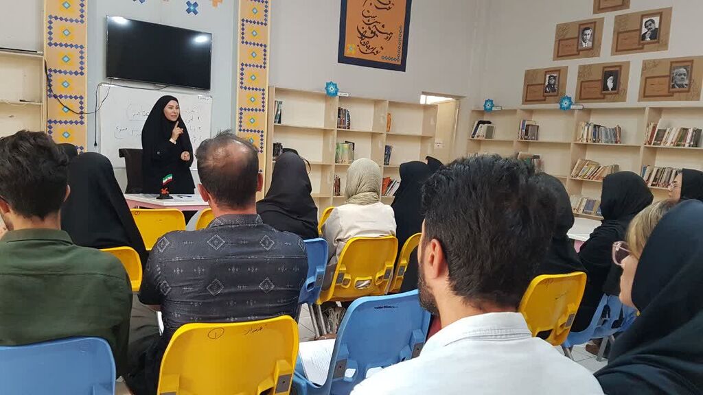 نشست با مربیان کارگاهی مراکز کانون استان کرمانشاه برگزار شد