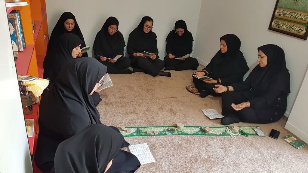 مراسم پرفیض زیارت عاشورا در نمازخانه اداره‌کل کانون کرمانشاه