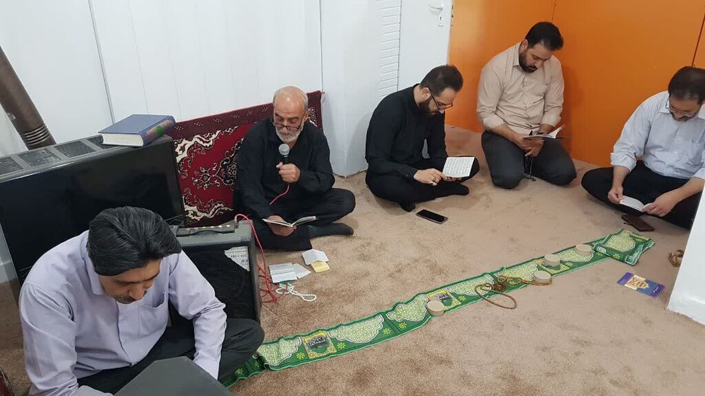 مراسم پرفیض زیارت عاشورا در نمازخانه اداره‌کل کانون کرمانشاه
