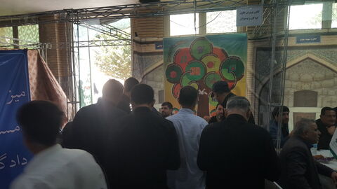 میز خدمت کانون در نماز جمعه